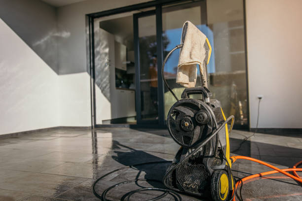 Best Driveway Pressure Washing  in Delhi, CA